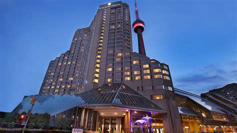 recommended hotels in downtown toronto.